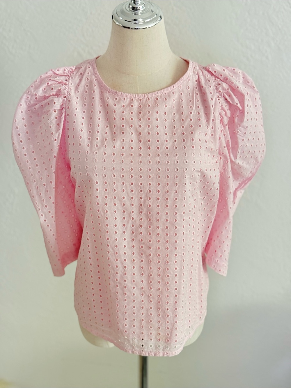 a new day Cotton‎ Pink Puff Sleeve Eyelet Top Sz:M Coquette Feminine Romantic - Picture 8 of 12